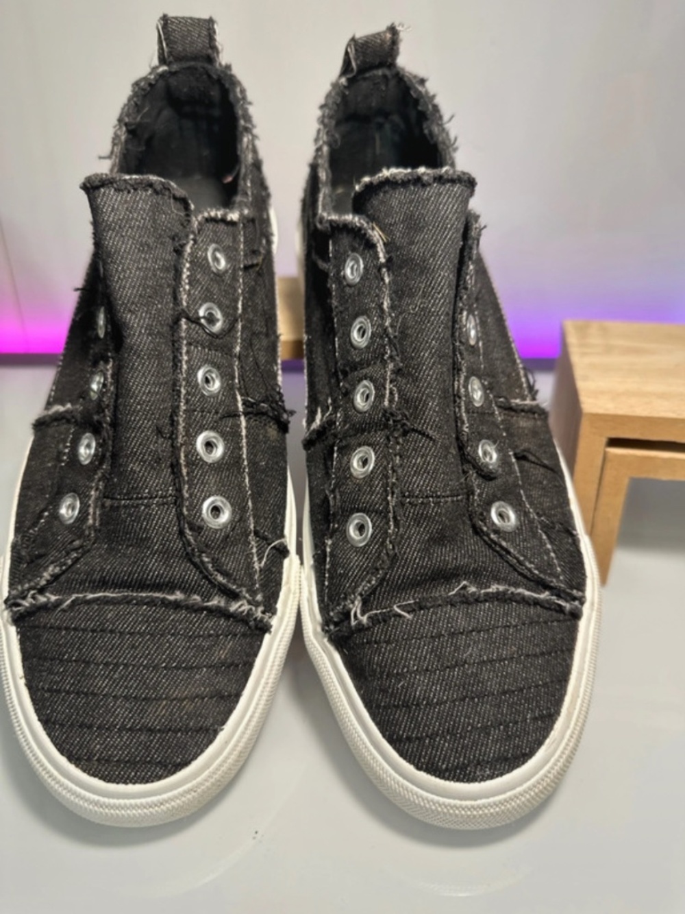 Corkys "Babalu" Black Laceless, Slip-on Sneakers , Size 9 (A03)